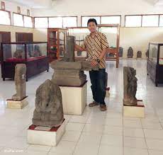 Java square shirt dari awesome indonesia: Mampir Ke Museum Anjuk Ladang Sang Vectoria Jenaka