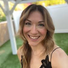 April Ashburn's Instagram, Twitter & Facebook