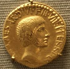 Romische Wahrung Wikipedia Glänzende altrömische goldmünzen am comer see in italien.