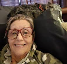 Announcing temporary closure due to family loss