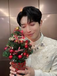 THE CHRISTMAS SONG BY KO WOORIM 💕 Perfecta para ésta Época Navideña  🥰Sería muy bueno ponerla en cada hogar hoy para que todos vean de lo que  se están perdiendo 🥰 #KoWoorim #