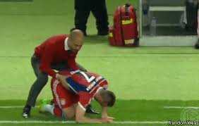 Former barça's and bayern manager currently at man city. Pep Guardiola Gifs Primo Gif Latest Animated Gifs
