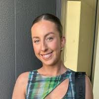 Lauren Toth's Instagram, Twitter & Facebook