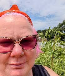 Be careful in this heat! It's dangerous. Especially for those of us getting  older. When you're working in the yard or even just watering for lengthy  periods of time…a pickle will do