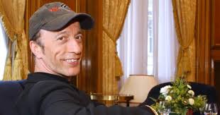 Robin Gibb de Bee Gees brilló como las estrellas