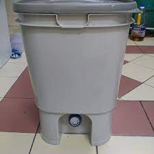 Bila buat 'composting' ni, tong sampah 'waste' kami makin kecil. Sampah Berkurang Tong Tak Busuk Tak Berulat Ini Cara Bokashi Composting Yang Mudah Mesra Alam