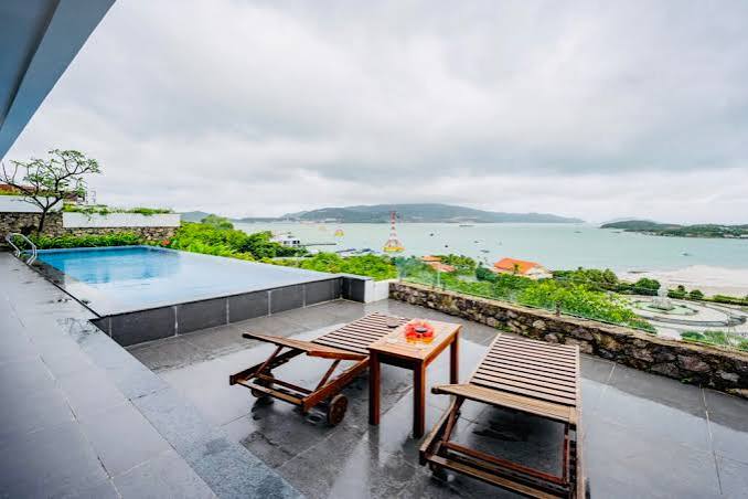 liên hệ Oceanfront villa Nha Trang