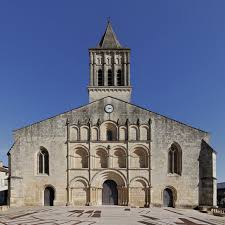 Photo Charente-Maritime : le cur de Jonzac cart aprs une liaison avec ...