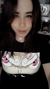 Hola soy Lily ❤️ tengo 23 años y me encanta One Piece 🌟