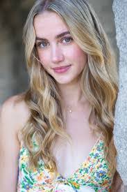 Amanda Zehr's Instagram, Twitter & Facebook