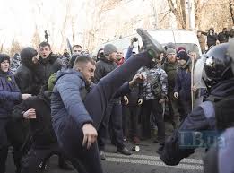 Центральні та місцеві органи виконавчої влади. Nackorpus Dvichi Pobivsya Z Policiyeyu Bilya Verhovnoyi Radi Ye Postrazhdali Onovleno Portal Novin Lb Ua
