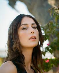 Grace Cummings's Instagram, Twitter & Facebook