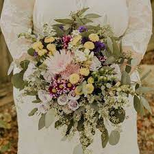 There is nothing more romantic than a sea of wildflowers and all of your loved ones gathered together as you celebrate the greatest night of your life. Rustic Wedding Flower Styles