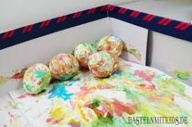 Wunderschöne ideen zum basteln für ostern, egal ob für daheim, die schule oder den kindergarten. Osterei Bemalen Mit Kindern Bastelnmitkids Ostereier Bemalen Mit Kindern Ostern Basteln Mit Kindern Basteln Mit Kleinkindern Ostern