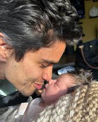 1 month with our Ezra☺️ I am more acquainted with my weakness, His grace,  and morning snuggles then I have ever been 🙌🏼 We wouldn't change a thing  @masonrambarose