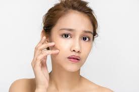 Kamu bisa contek skincare routine senior editor fd. Kenapa Wajah Berjerawat Padahal Tipe Kulit Kering Bukareview