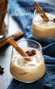 How To Make Chai Spiced White Russians Chai Tea Whiterussian Cocktail Holiday Christmas C Chai Spice Christmas Cocktails Recipes Christmas Desserts Easy