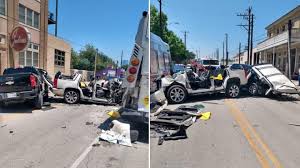 At packard law firm, we help people in san antonio and surrounding communities who have been injured in all types of auto accidents put their lives back together by helping them procure the. 3 Taken To Hospital In Crash Involving Via Bus 3 Other Vehicles In Southtown Area