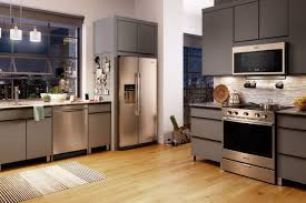 It can be tempting to want to buy the newest and most magnificent models when you're ready to update your kitchen, but purchasing an appliance immediately following its market première is never the best thing to do. The Top 10 Best Kitchen Appliance Brands