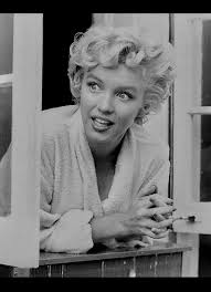 Marilyn Monroe On The Set Of The Seven Year Itch 1954 In 2020 Marilyn Monroe Marilyn Monroe Photos Marilyn