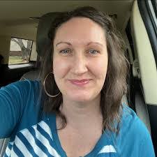 Loretta Callahan's Instagram, Twitter & Facebook