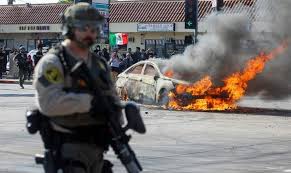 En fotos: Reprimen protestas en Los Ángeles por redadas migratorias – Escambray