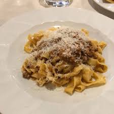 Papaleo è specializzato in chirurgia estetica e chirurgia plastica a bologna e in italia. Bolognese A Bologna Menu Prezzi Immagini Recensioni E Indirizzo Del Ristorante