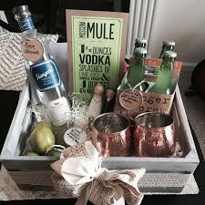 Last Minute Diy Birthday Gift Basket Ideas Last Minute Diy Gifts For Modern Designers Affiliate Diy Minute Gifts Designers Christmas Gift Baskets Diy Moscow Mule Gift Basket Christmas Gift Baskets