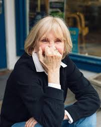 Leslie Curtis, owner of Leslie Curtis Designs (@lesliecurtisdesigns) was  drawn to the community spirit of Camden, after vacationing here more than  15 years ago. She sold her homes in LA and Cape