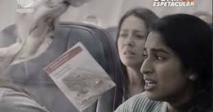 Pânico durante o voo: passageiros são sugados de dentro do avião | #DomingoEspetacular #Shorts