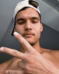 Joseph Scott's Instagram, Twitter & Facebook