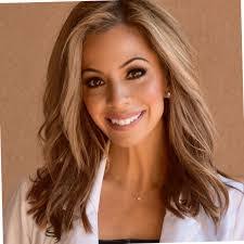 Alexis Macdonald's Instagram, Twitter & Facebook