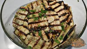 Le migliori ricette vediamo anche le migliori ricette a base di melanzane grigliate, dai piatti semplici alle preparazioni più elaborate , utilizzando formaggi, pesce ed erbe aromatiche per insaporire questi ortaggi estivi. Melanzane Grigliate Ricette D Oro