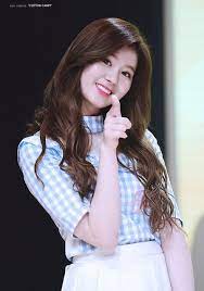 Fans Are Happy To See Sana Having Brown Hair Brown Hair Kpop Kpop Girls Twice Sana