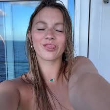 han (@hannah.charters) • Instagram photos and videos