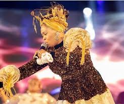 A surprised alaseyori continued hailing the singer and they proceeded to render a short song together. Tope Alabi Biography Of Evangelist Tope Alabi An Anointed Gospel Singer