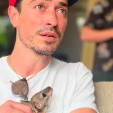 As Superstore nears its end, there are only a few plaid shirts left.  Tonight's a new one. Colton Dunn not only wrote the episode, he got me  dressed every morning. #superstore #bestbuds #