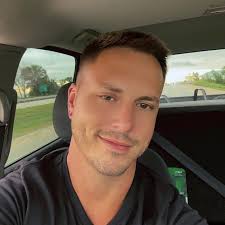 Brandon Bomberger's Instagram, Twitter & Facebook