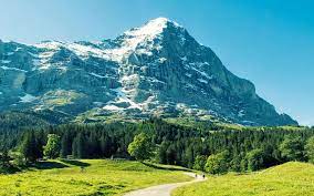 Elvetia este o tara neutra din punct de vedere politic , in ciuda localizarii sale centrale. 11 Eiger Elvetia Visul Oricarui Calator Cei Mai Frumosi Munti Din Lume In Peisaje Fantastice