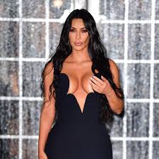Song yein, a digital editor at allure korea, shares the innovative trends south korean salons are churning out right now. Kim Kardashian Blunt Bob Haircut 2019 Popsugar Beauty