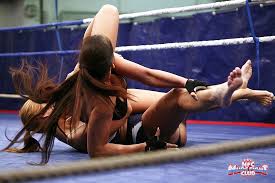 Bootylicious lisa sparkle and eliska cross fighting in tight yoga shorts. Lisa Sparkle Favorites Rough Catfight Of Two Sporty Milfs Ends Up With Lesbian S R18hub