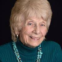 Paula Butte's Instagram, Twitter & Facebook