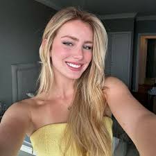 Do you want to have dinner with me?"