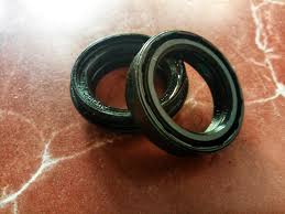 Yang masang seal kurang passs. Sabri Jajan Lagi Berikut Biaya Ganti Seal Suspensi Depan Honda Cb150r Motomazine