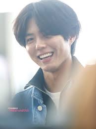 パクボゴム 癒し度満点の笑顔でマレーシアへ 仁川空港から出国 ทรงผมผ ชาย ผม ทรงผมส น