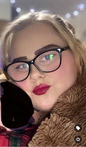 Looking for someone to do my family pics …