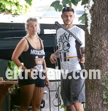 Use the following search parameters to narrow your results Sin Maquillaje Nada De Photoshop Y Su Clasica Malla Enteriza Asi Encontraron A Wanda Nara Disfrutando De Una Tarde En Familia Eltrece