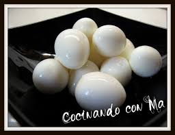 Primero que nada hay que cocinar los huevos de codorniz para que queden como huevos duros. Como Cocer Huevos De Codorniz