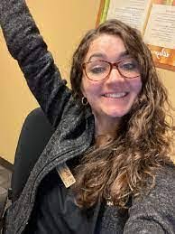 Elizabeth Palmatier's Instagram, Twitter & Facebook