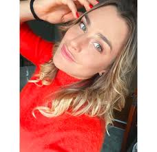 Arana is so beautiful, this girl just glows. Thank you, Edward Francis!